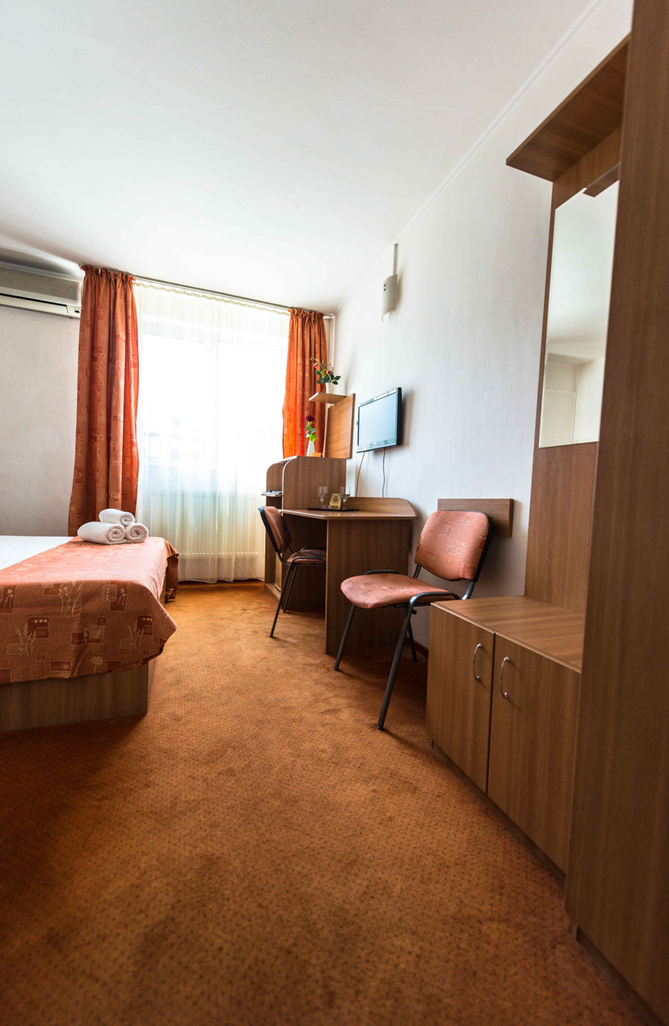 Hotel Est 19/26