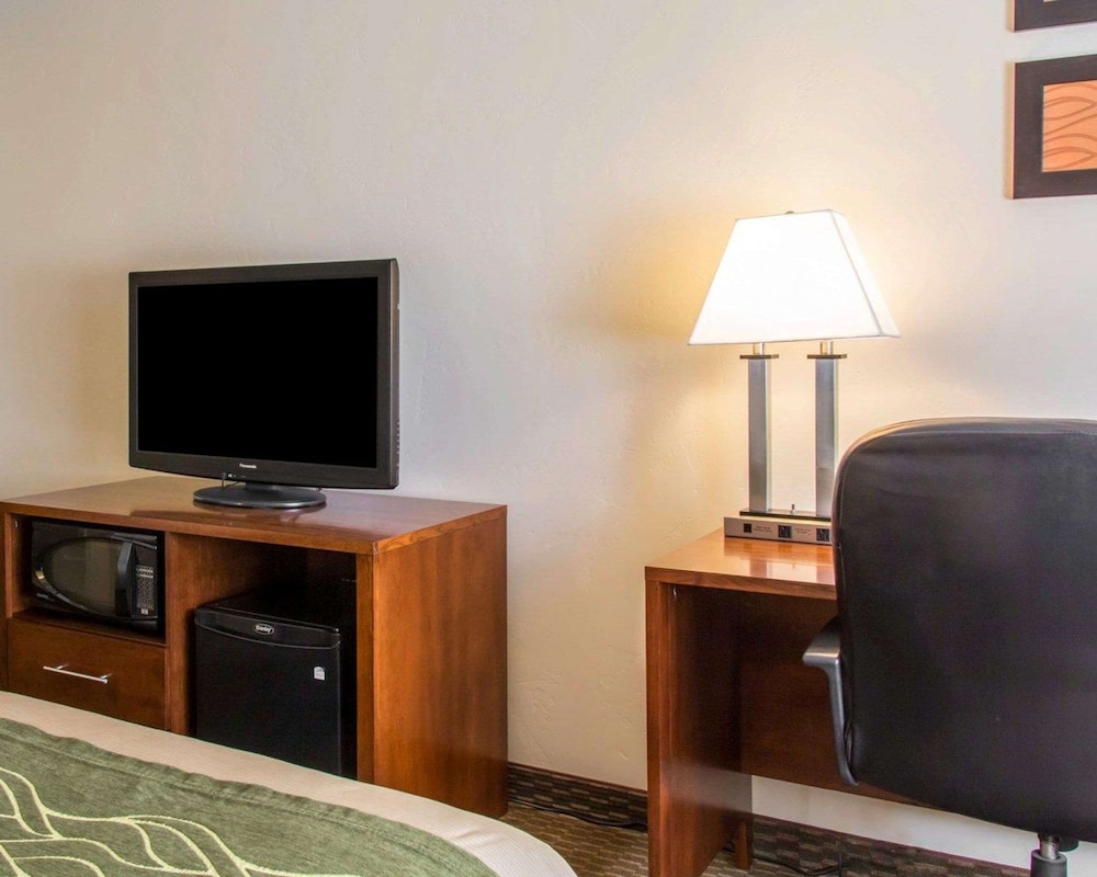 Quality Inn & Suites Vail Valley 32/35