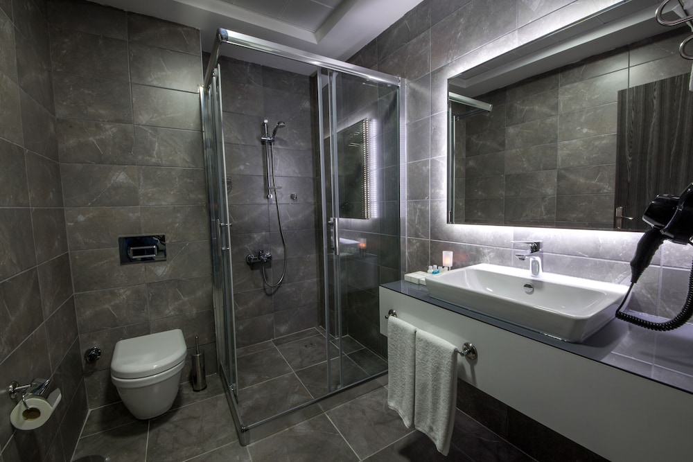 Cavit Duvan Prestige Hotel 51/52
