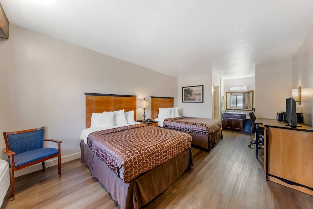 Standard, 2 Queen Beds