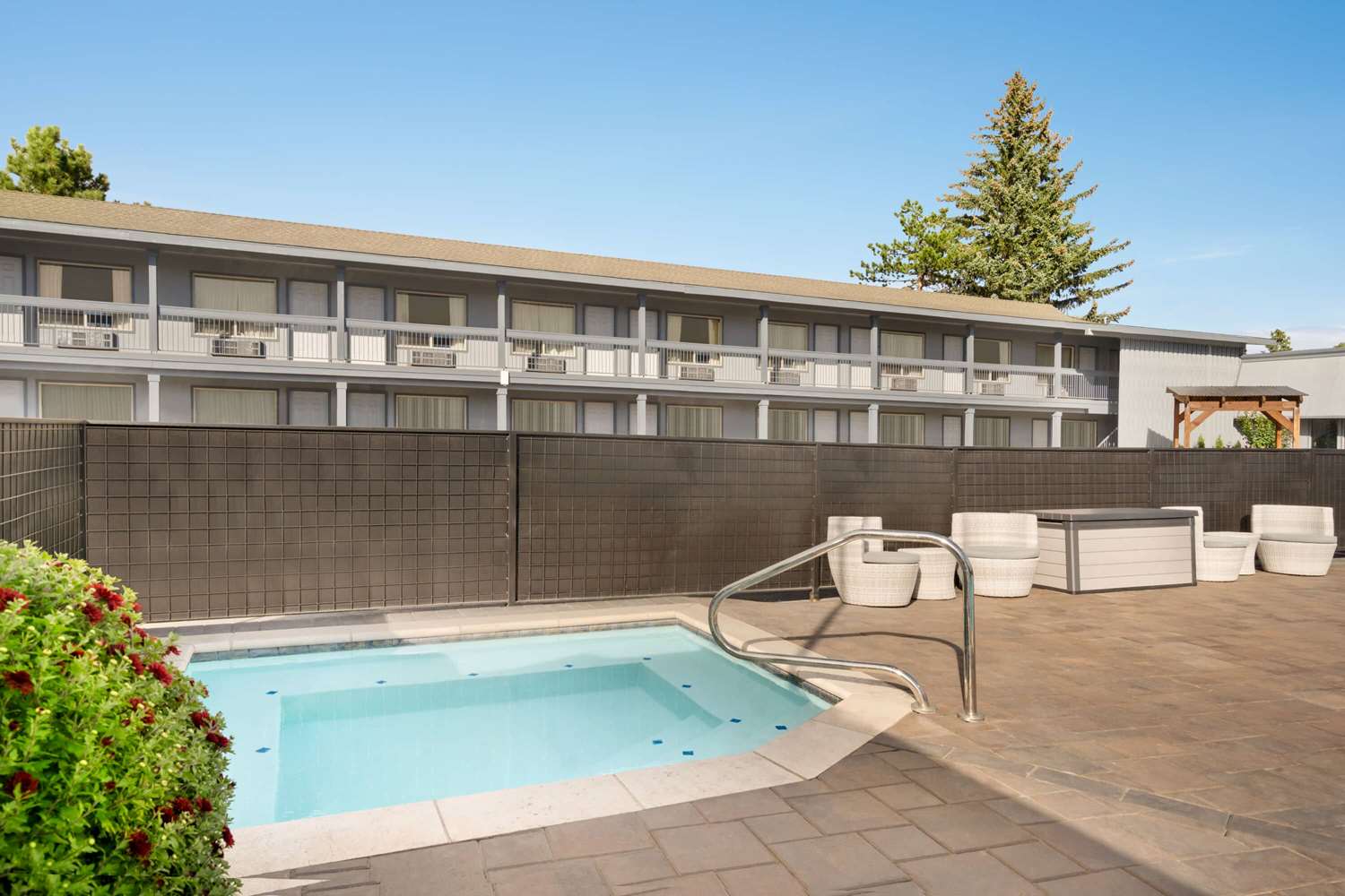 Days Inn by Wyndham Bend 46/49