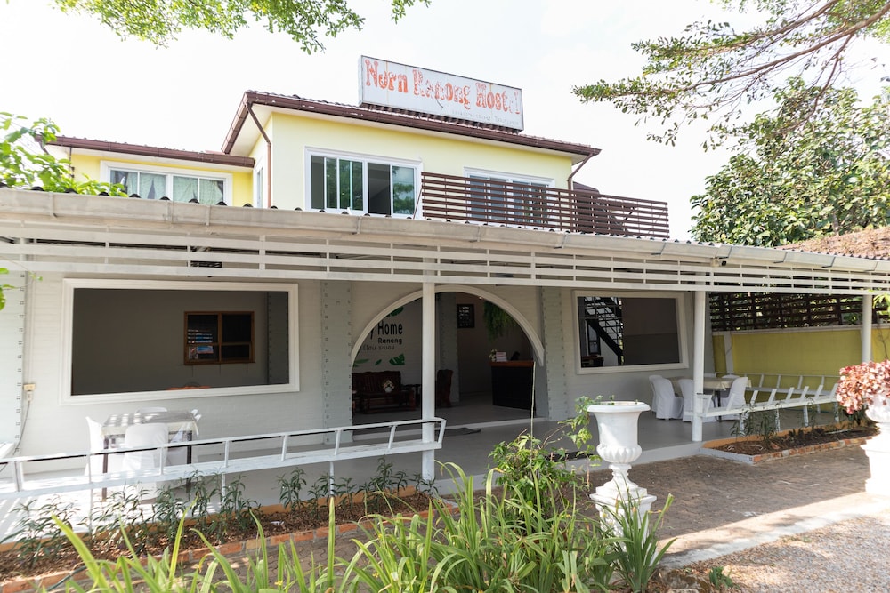 Norn Ranong Hostel 2/29