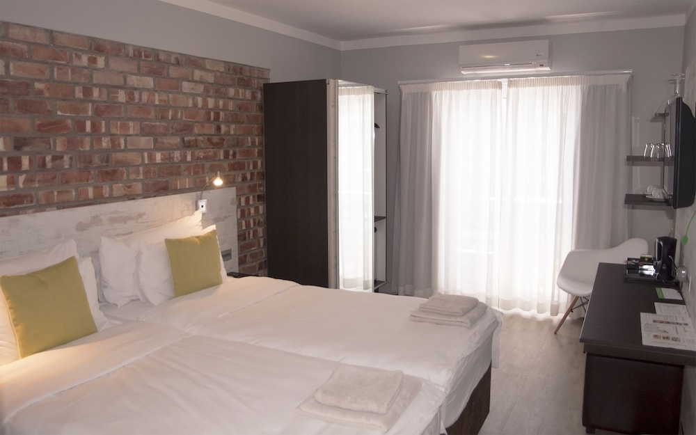FAMILY, 4 BEDS