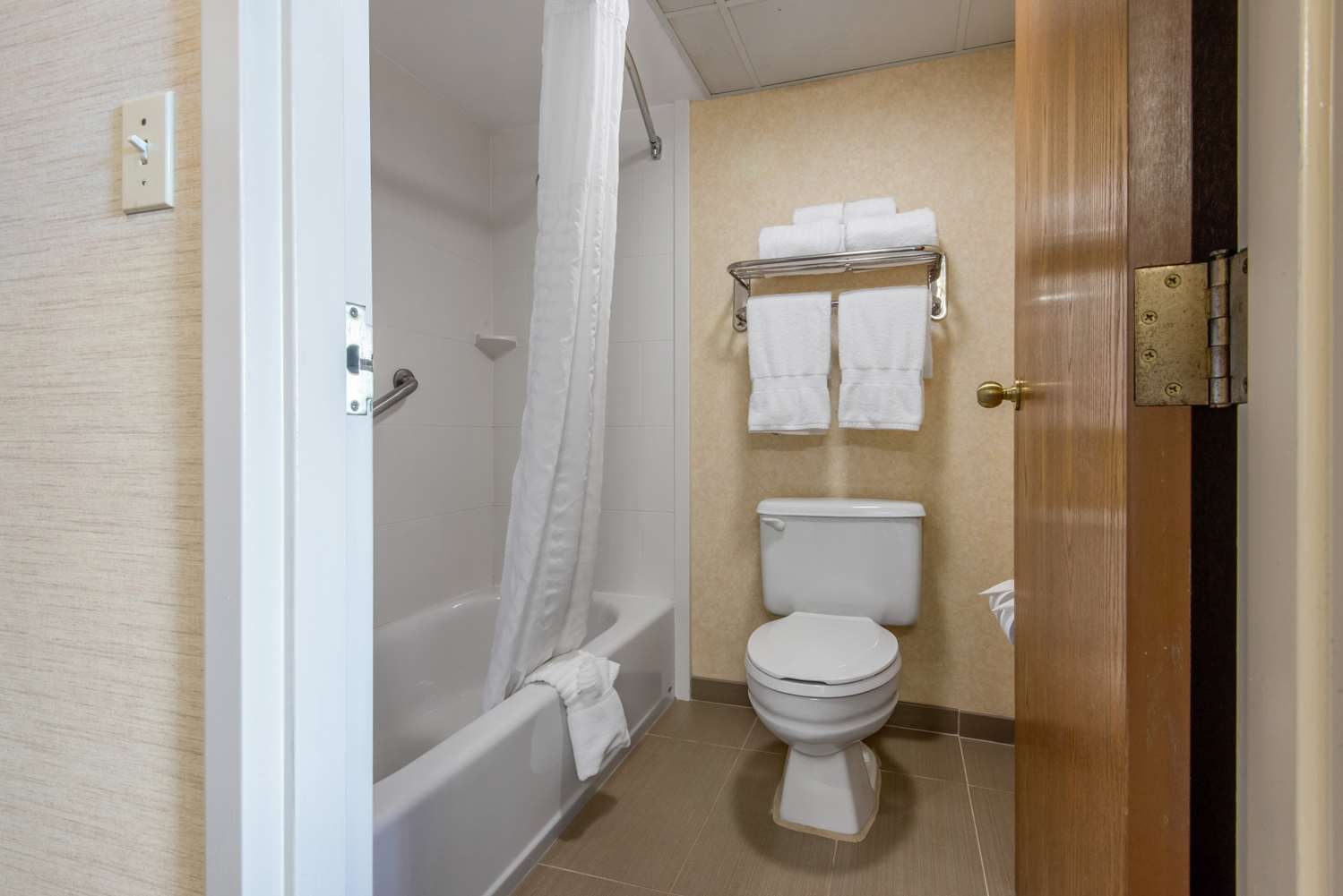 Quality Inn & Suites Mansfield 18/18