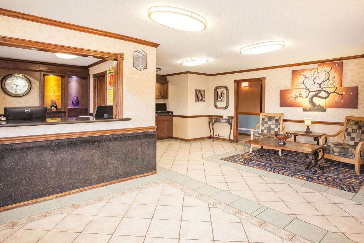 Super 8 By Wyndham Van Buren/Ft. Smith Area 3/7