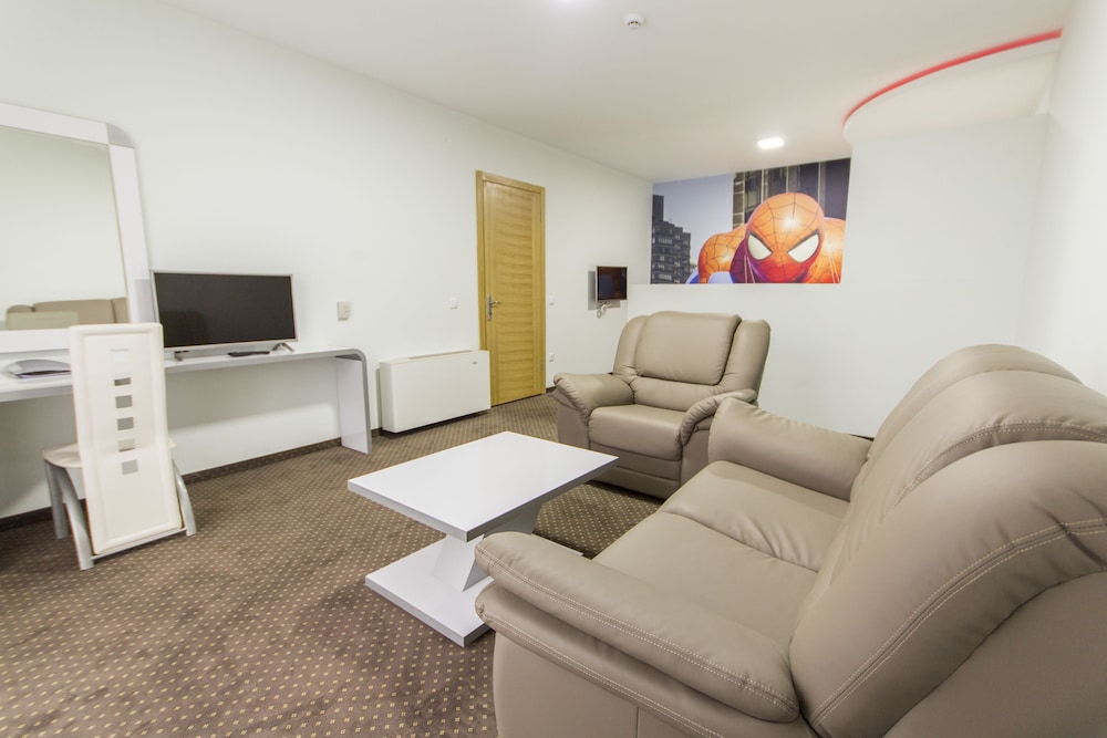 Hollywoodland Wellness And Spa Hotel 54/66