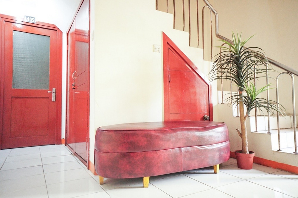 RedDoorz near Palembang Square Mall 2 17/23