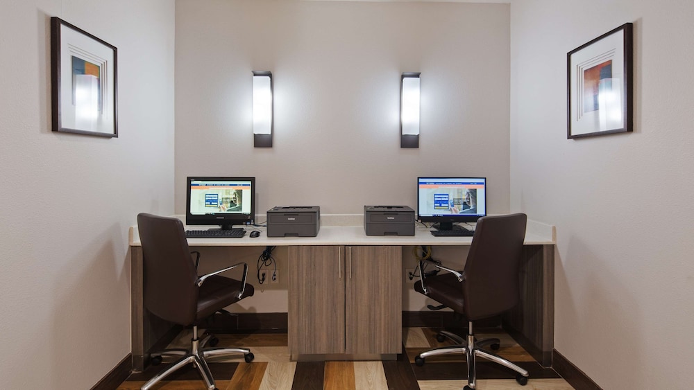 Best Western Green Oak Inn & Suites 29/30