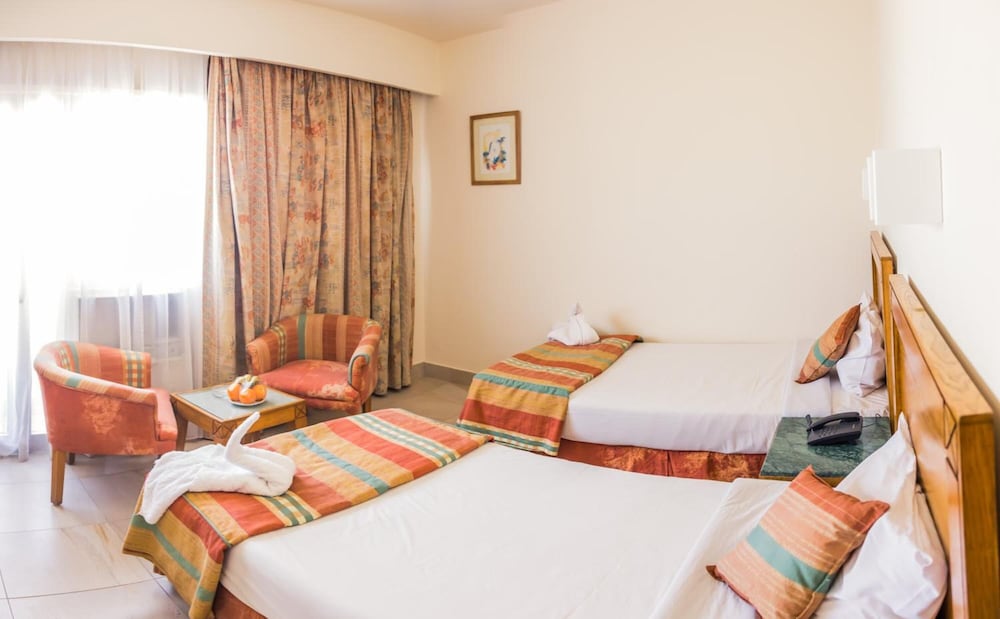 Hapi Hotel 11/68