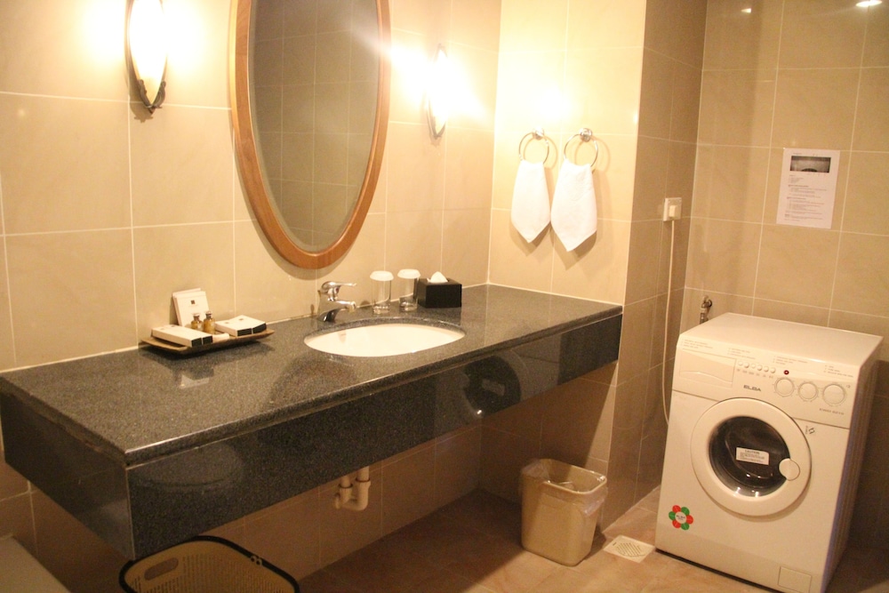 Himawari Hotel Apartment 63/64