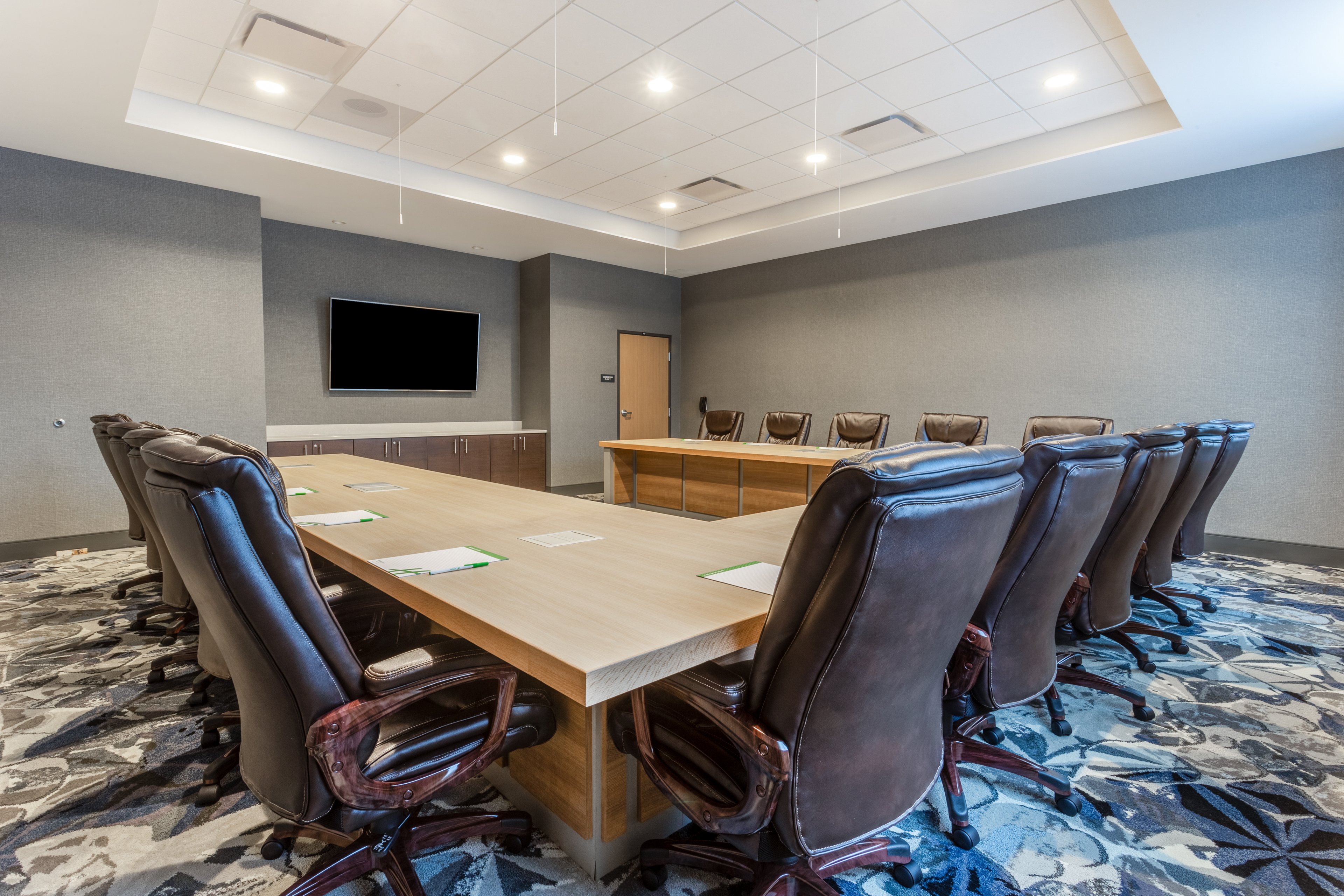 Holiday Inn & Suites Cedar Falls - Waterloo Event Ctr 41/50