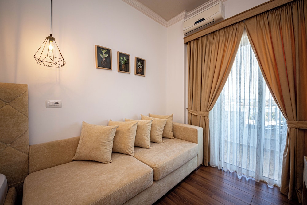 Hotel Murati 41/62
