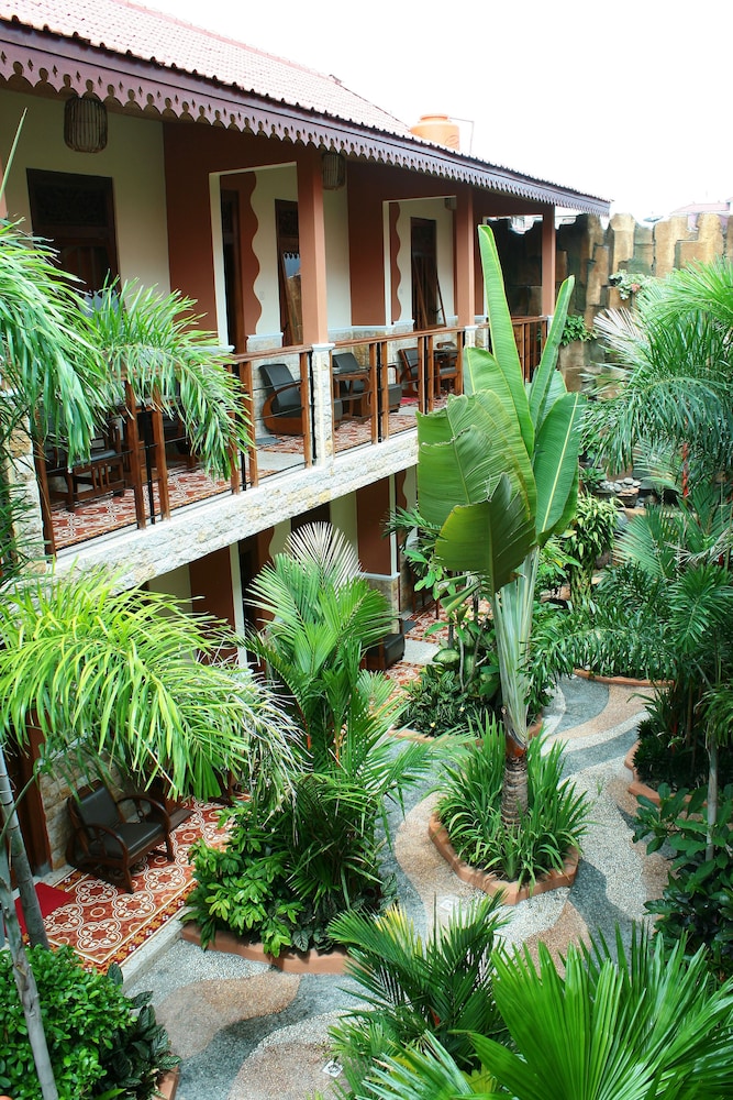 Hotel 1001 Malam 37/43
