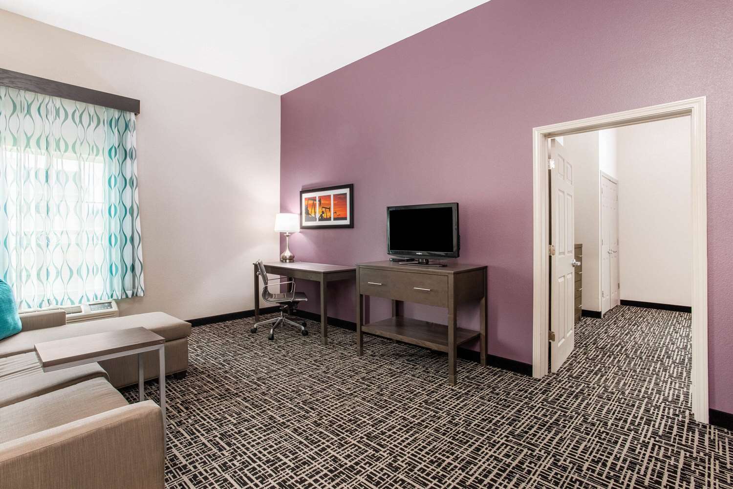La Quinta Inn Suites Hillsboro 25/46