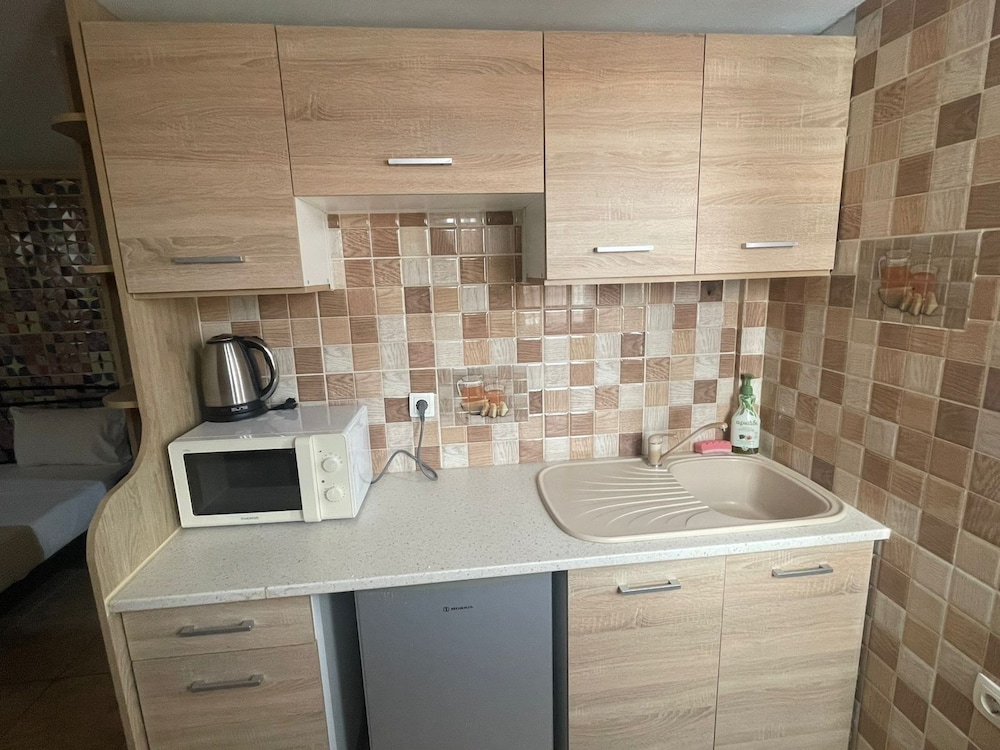 Nikolakakis Rooms Lavrio 53/65