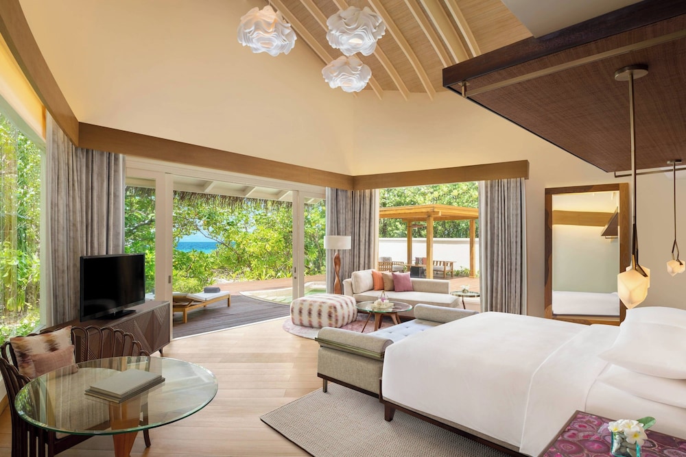 Beach Pool, Sunset Villa, King Bed