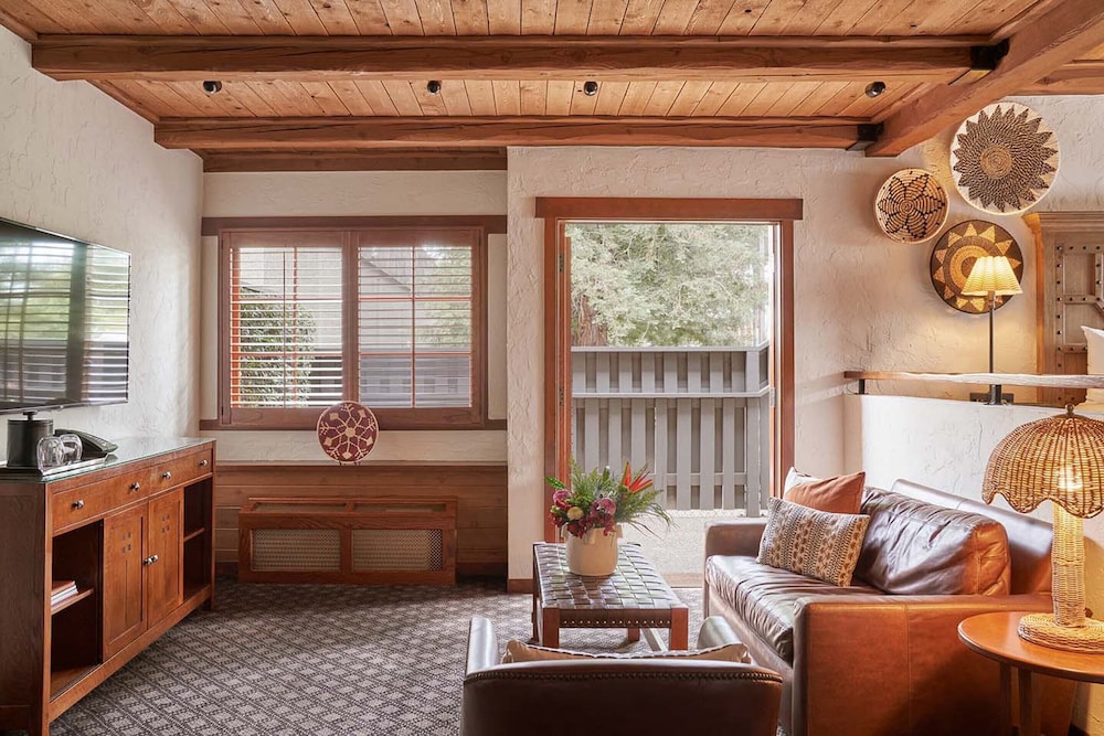Rancho Caymus Inn 32/56