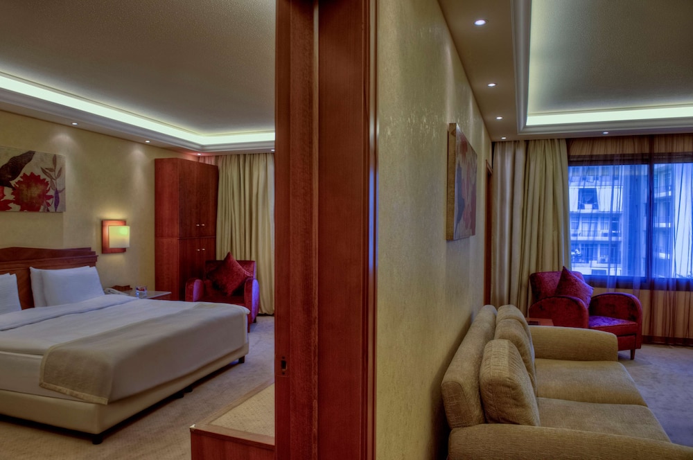 Radisson Blu Martinez Beirut 24/72