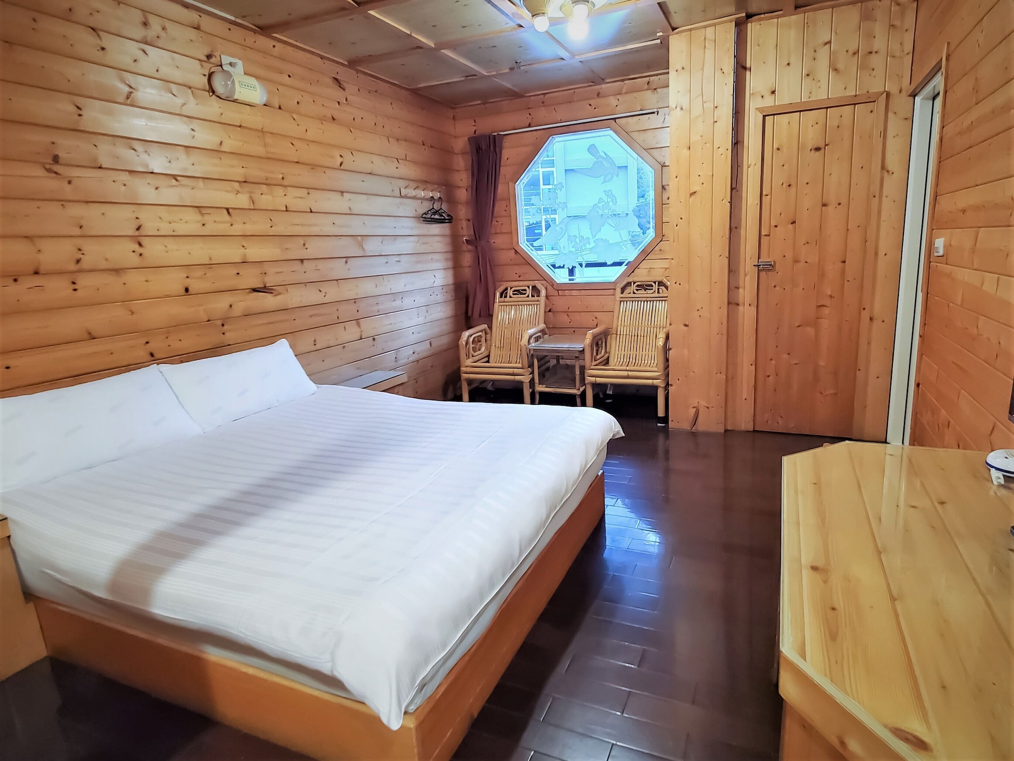 BASIC, DOUBLE BED, ACCESSIBLE