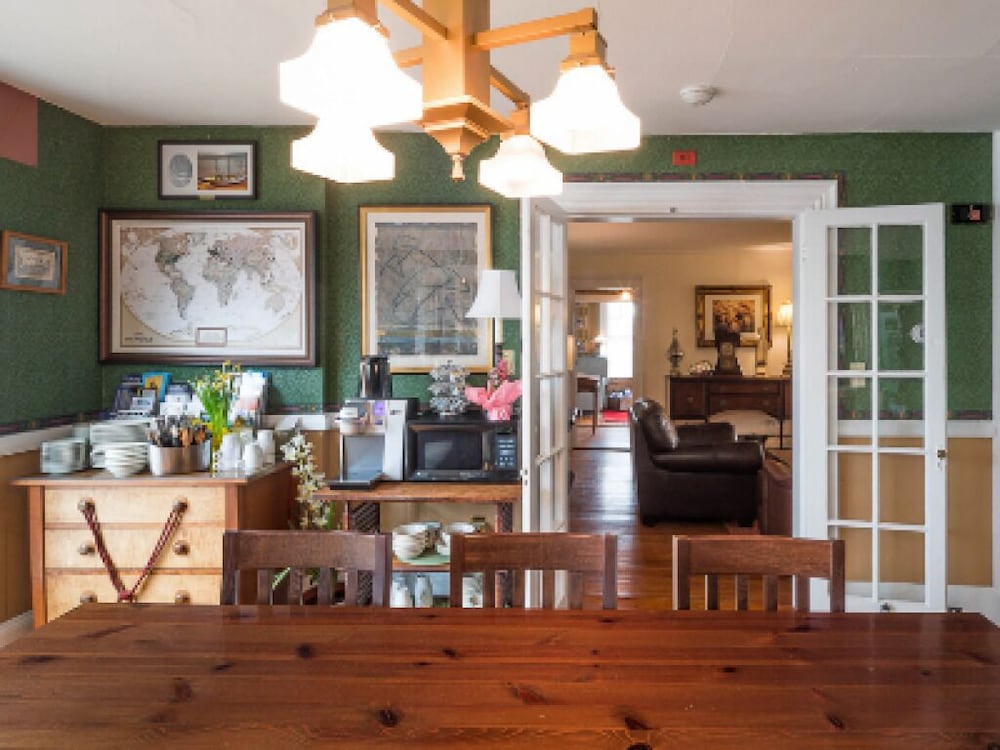 Snug Cottage 39/50