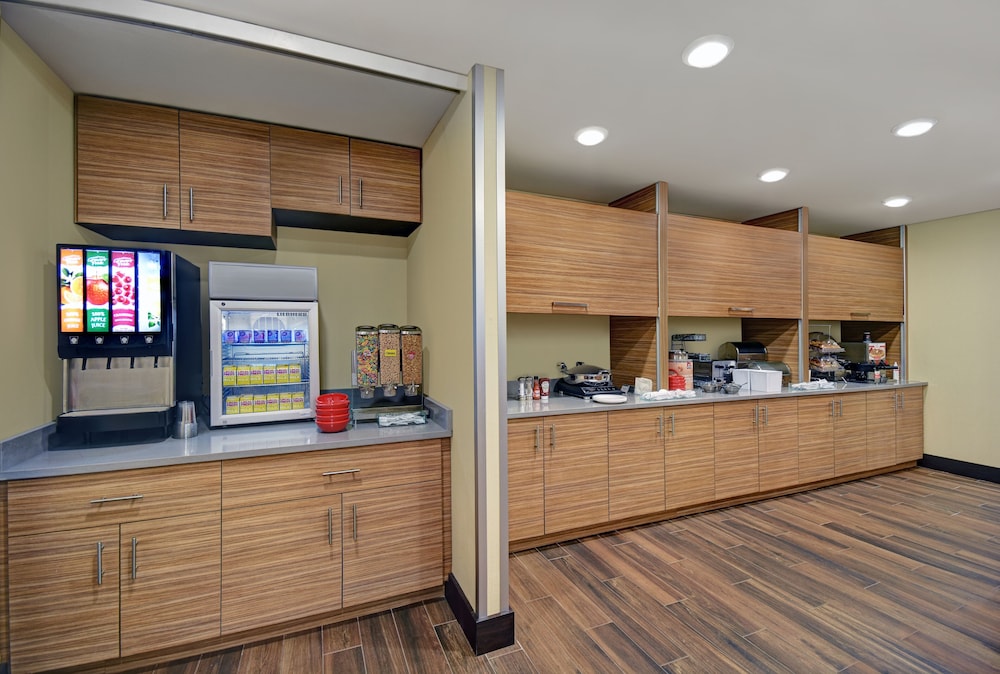 TownePlace Suites by Marriott Grand Rapids Wyoming 4/31