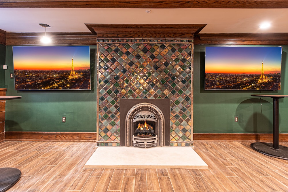 Frederick Stearns House Historic Inn 22/50
