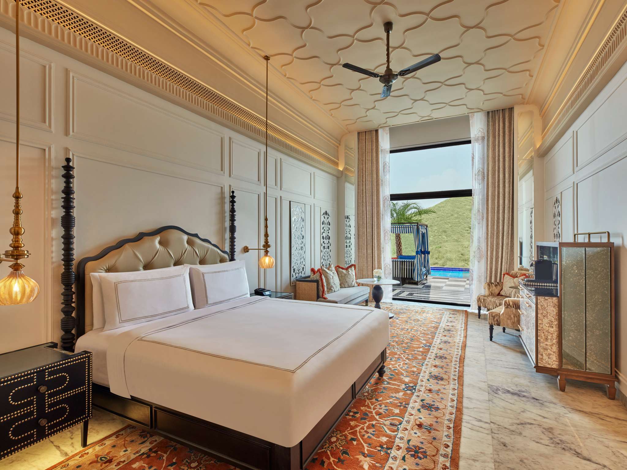Signature, Cabana, King Bed, Plunge Pool