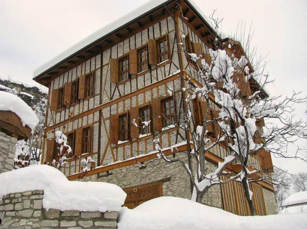 Dadibra Konak 4/50