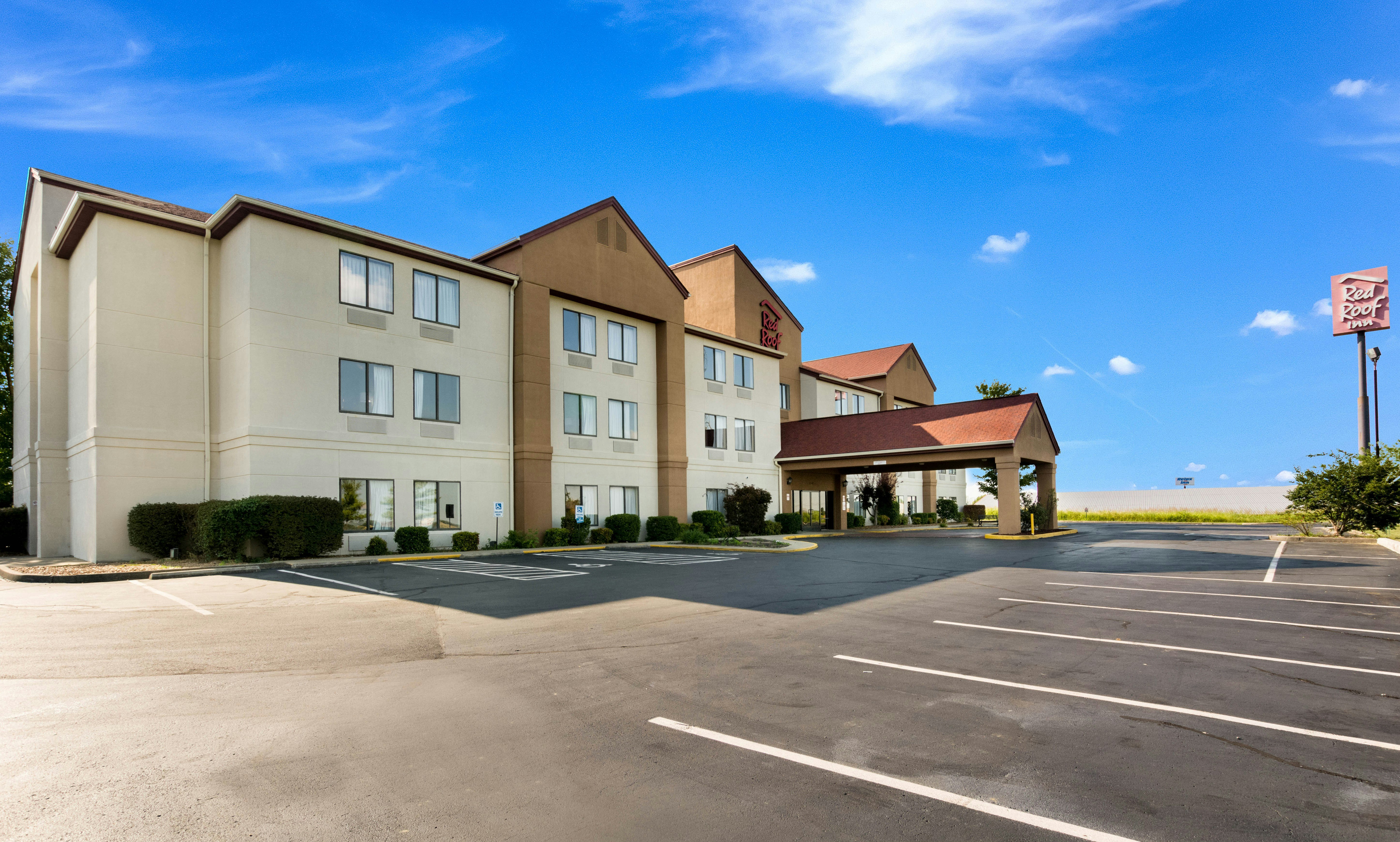Red Roof Inn Richmond, KY 24/28