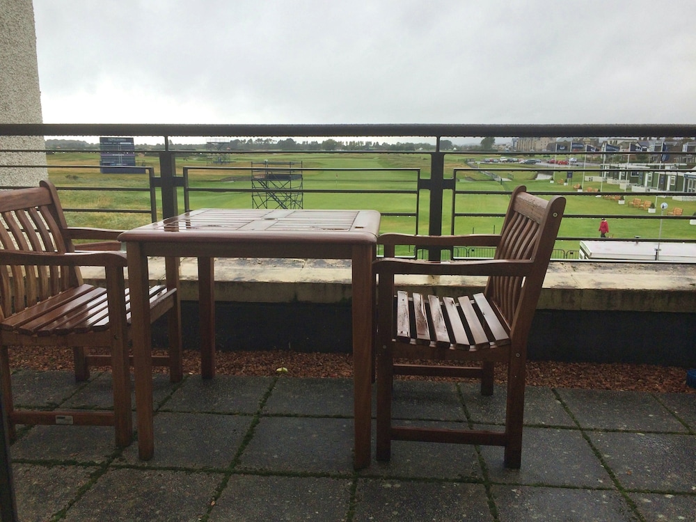 Carnoustie Hotel 61/75