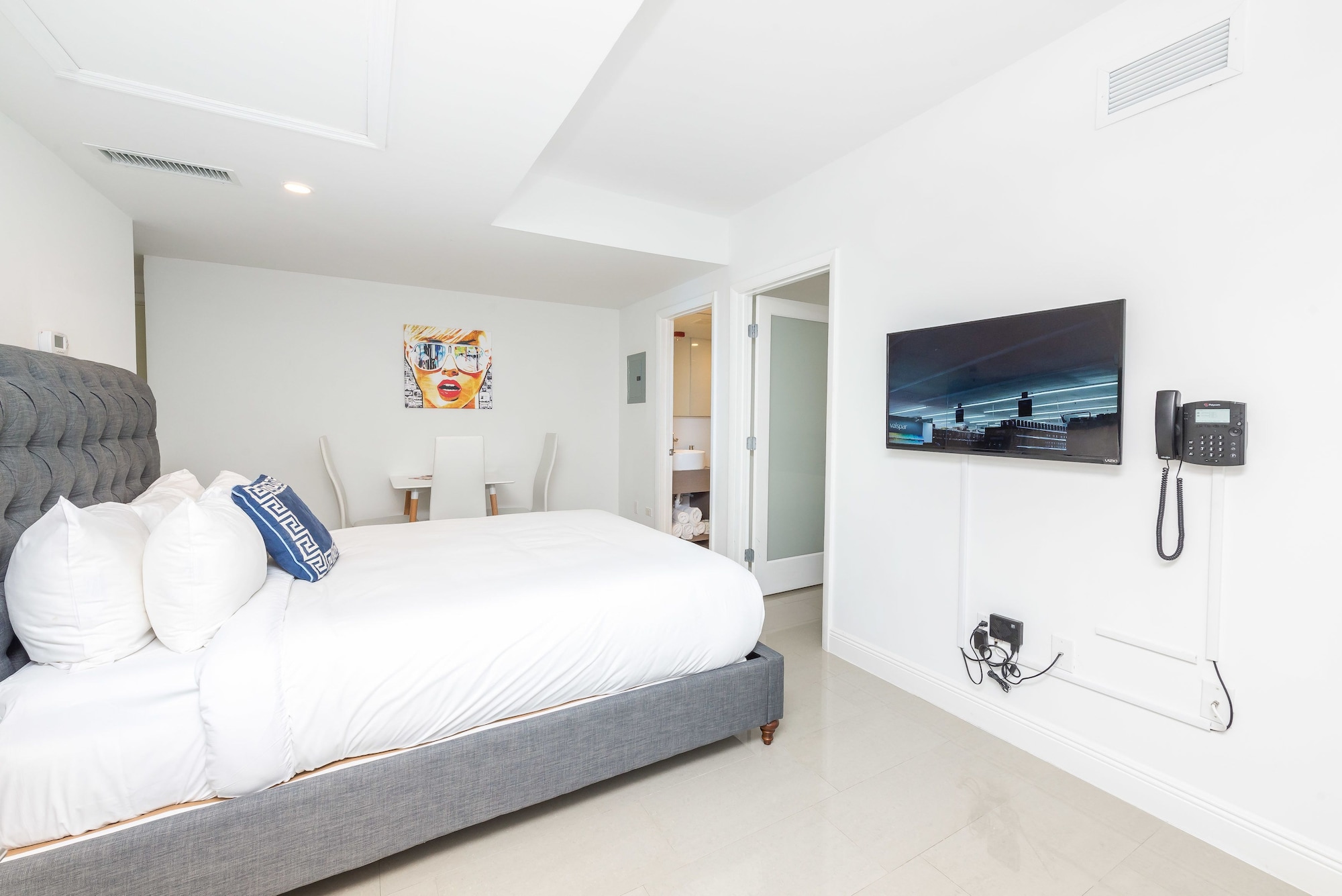 1 Bedroom, Supreme, Deluxe, King and Queen Bed, Sofa, Kitchen