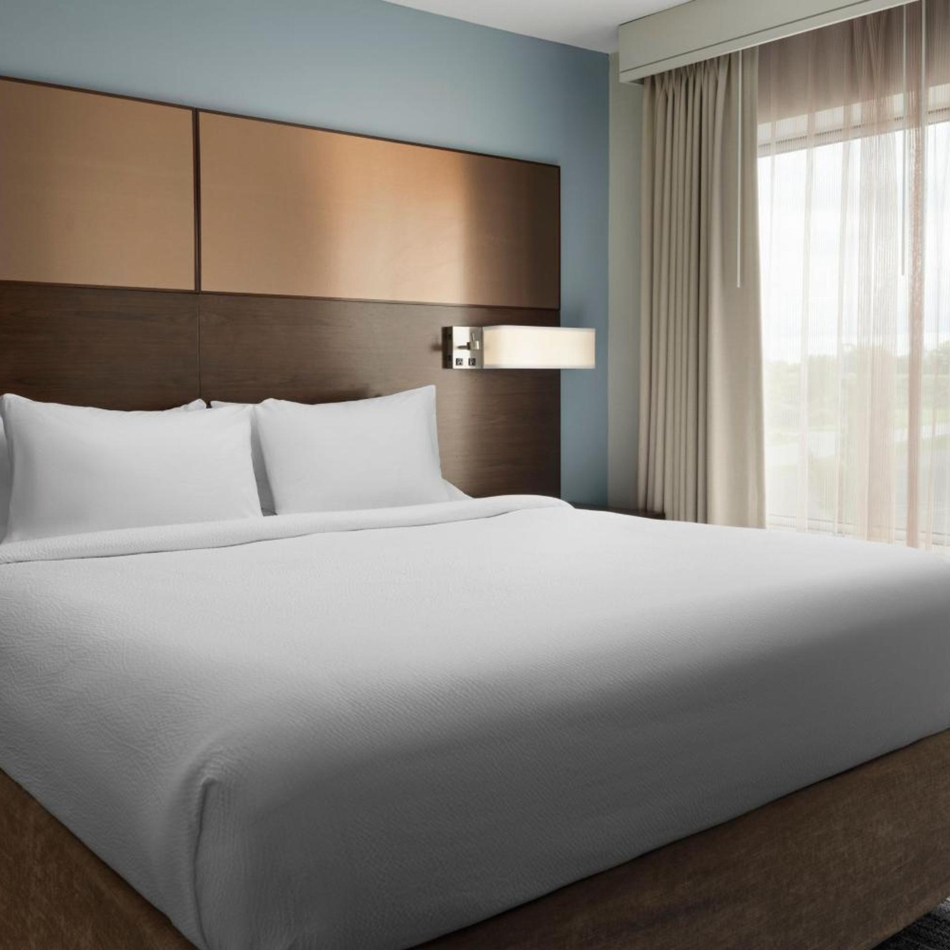 Renovated, Studio, King Bed, Sofa, Accessible