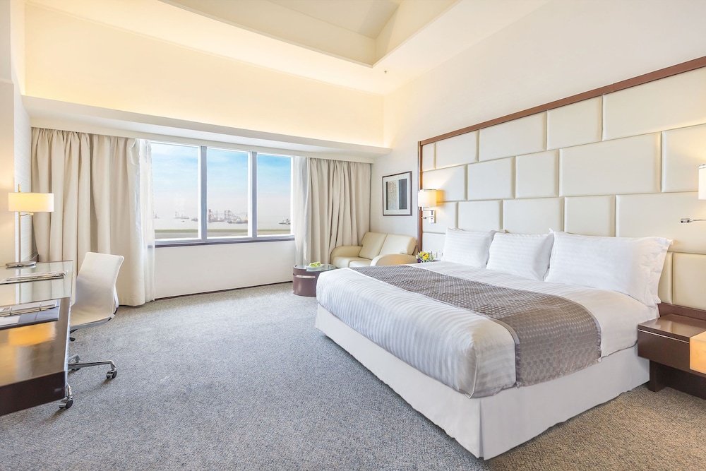 Regal Airport Hotel 17/67