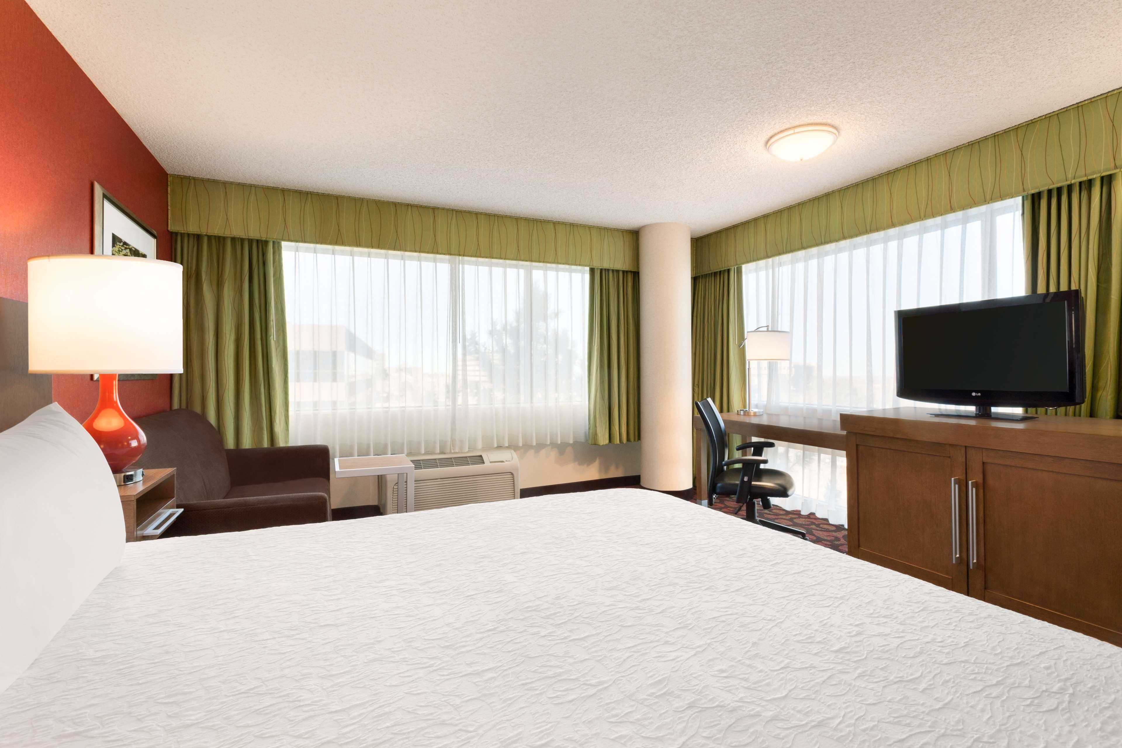 Suite, 1 King or 2 Queen Beds, Sofa, Corner