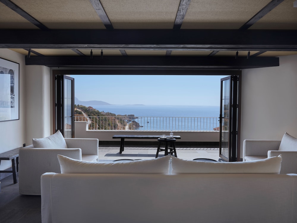 Lithos Hotel 35/46