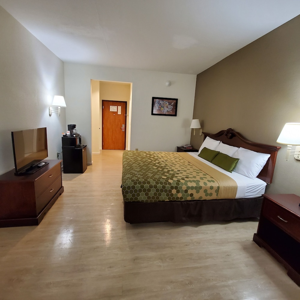 Econo Lodge Weatherford 20/33