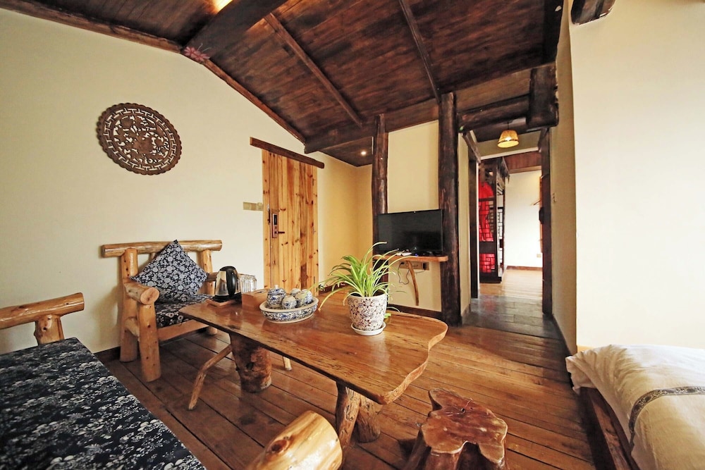 Xiangxi Dreamweaver Inn 34/50