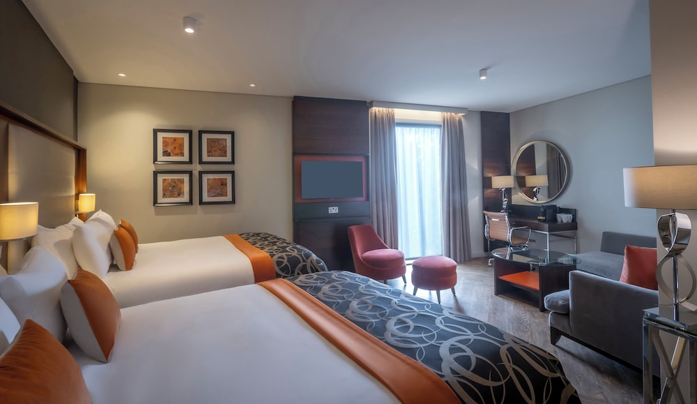FAMILY SUITE, EXECUTIVE