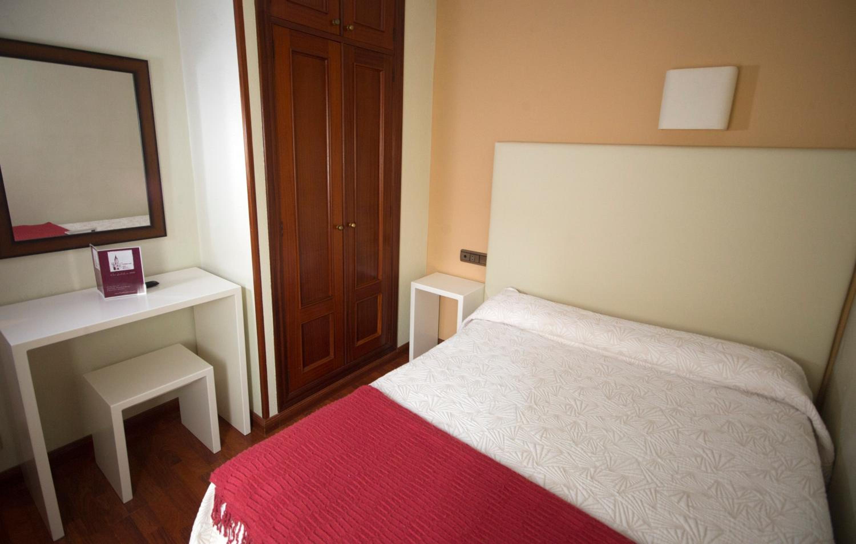 Room, Single