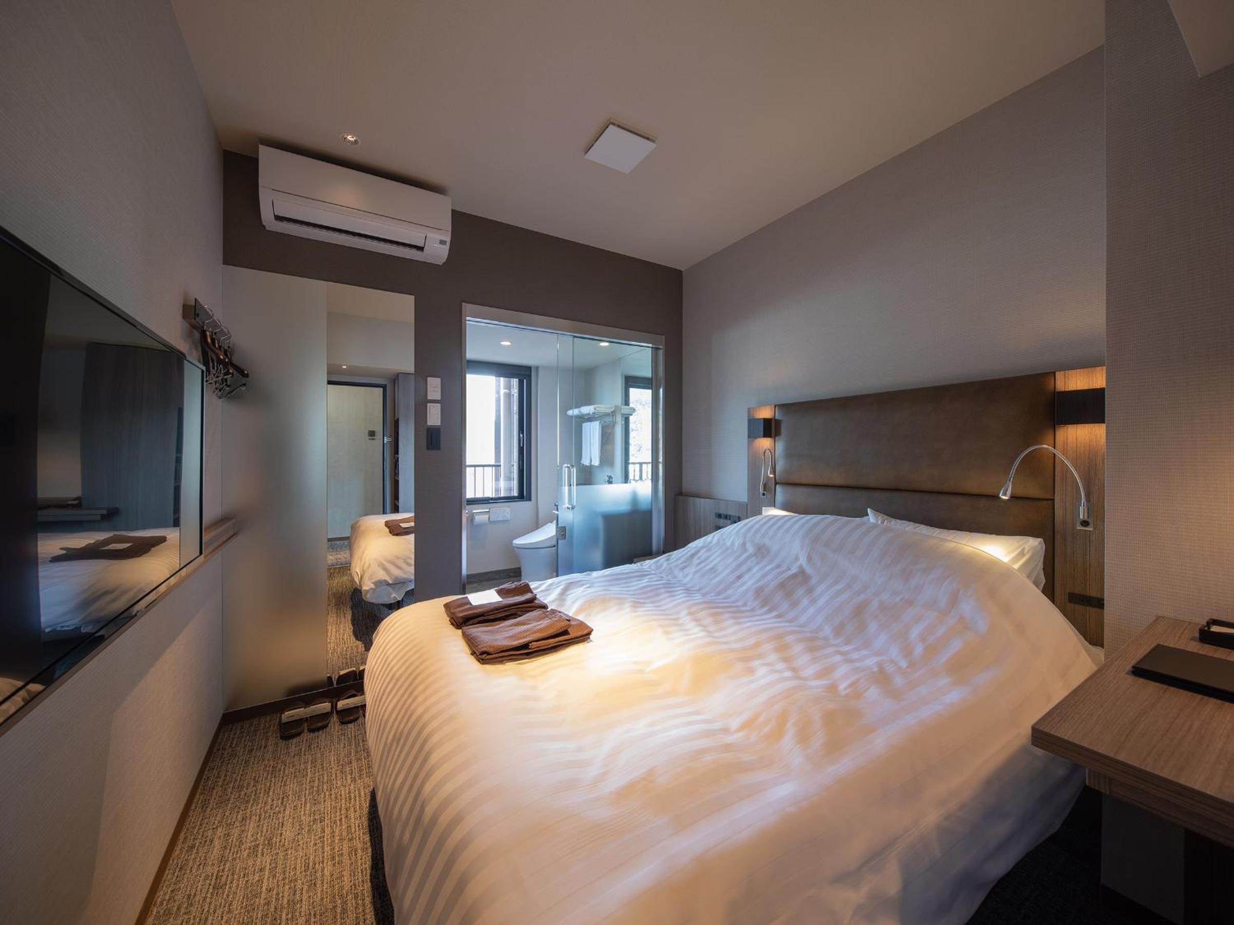 Room, Double Bed