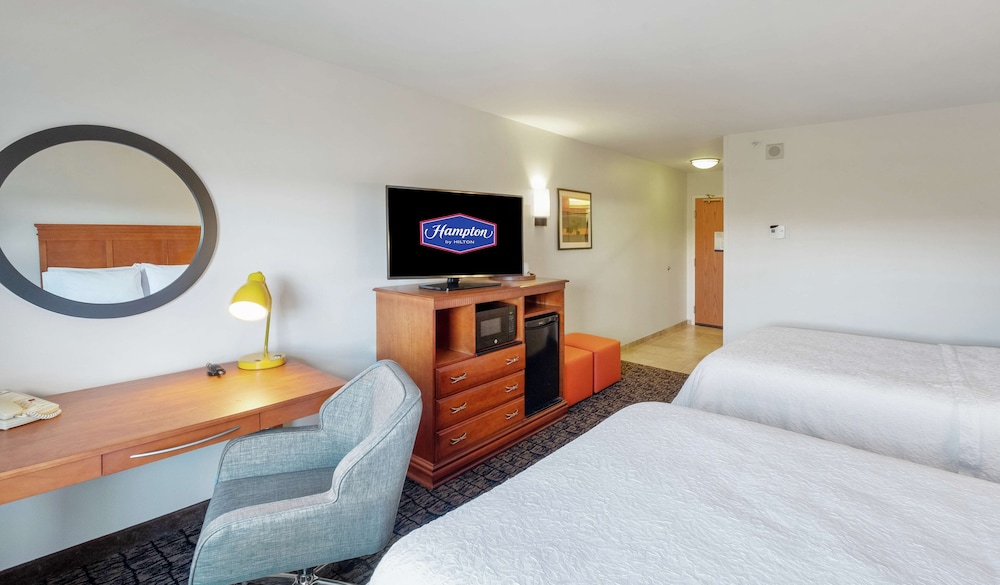 Hampton Inn & Suites Rockland 17/81