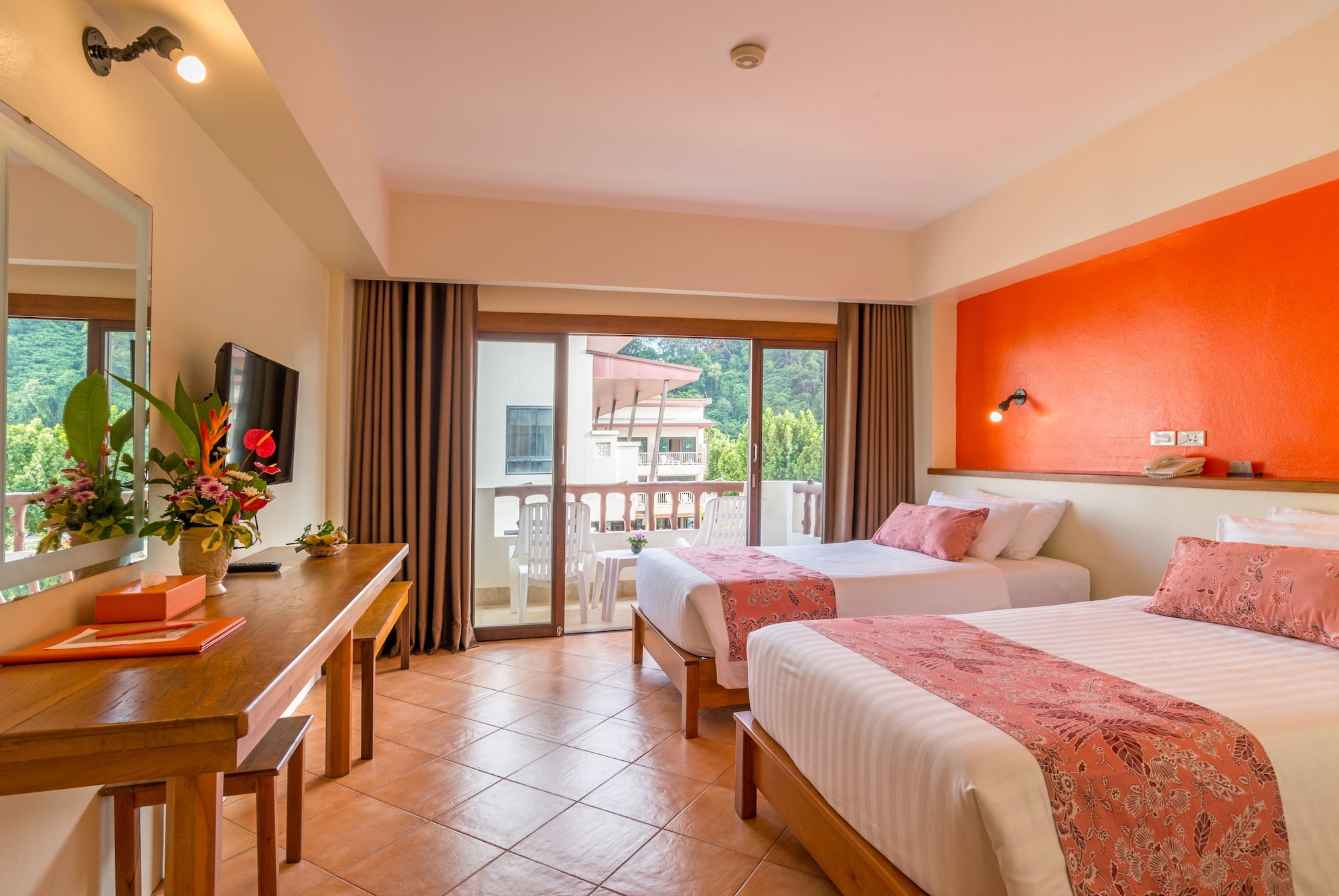 SUPERIOR ROOM
