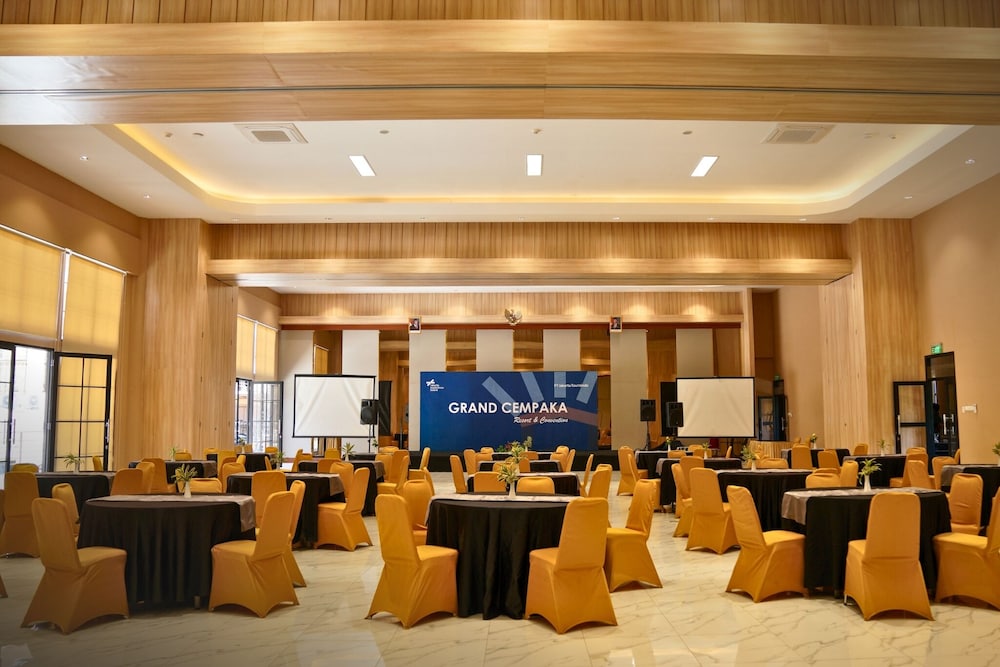 Grand Cempaka Resort Hotel Powered by Archipelago 40/49