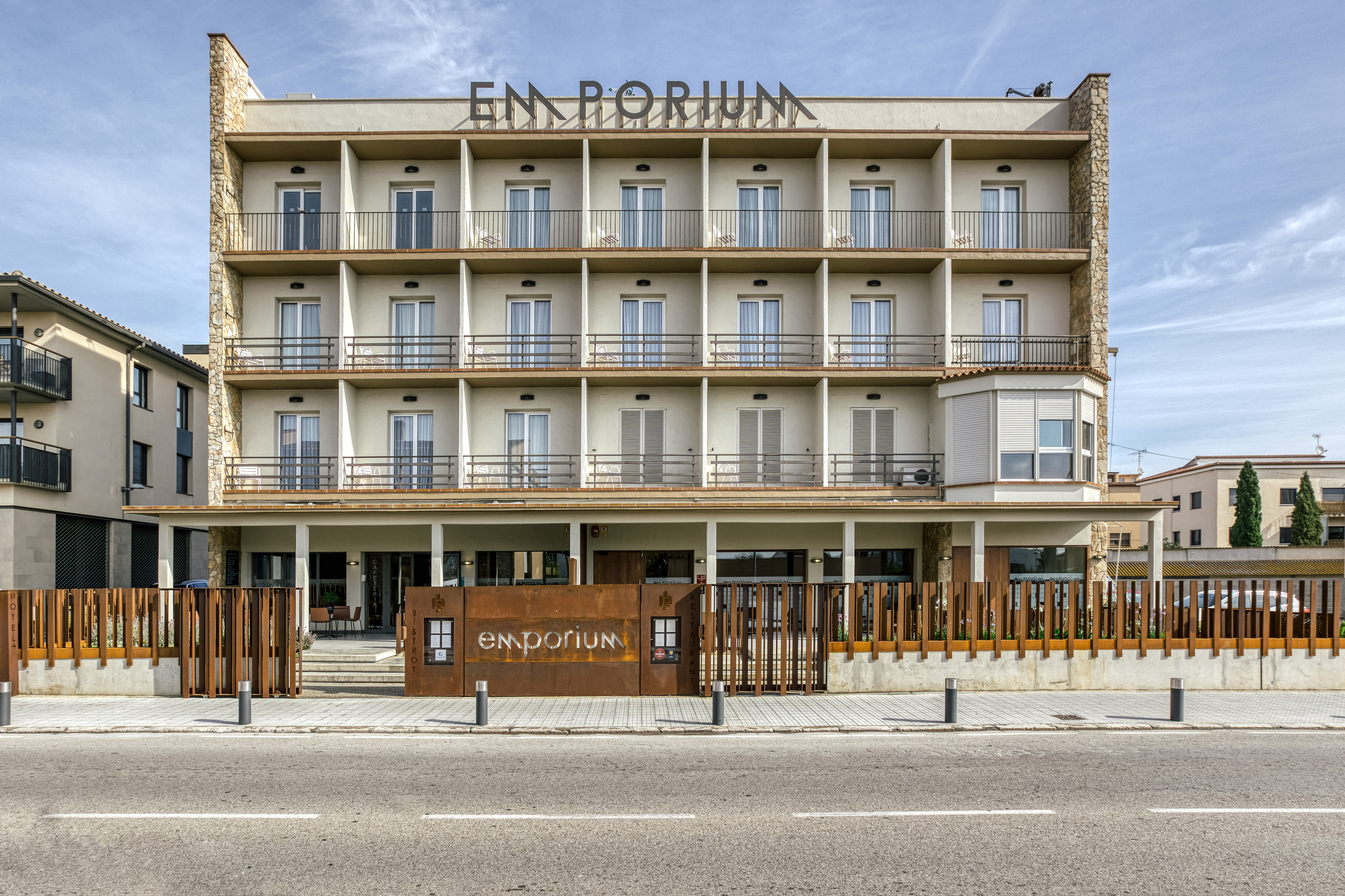 Emporium Hotel 1/42