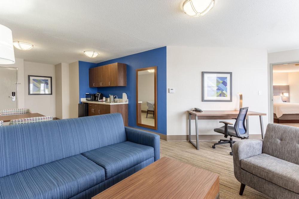 Holiday Inn Express Hotel Suites Scottsburg 42/57