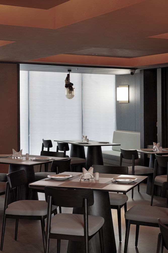 CNHOL RADIENT HOTEL (Shenzhen International Convention and Exhibition Center Branch) 38/42