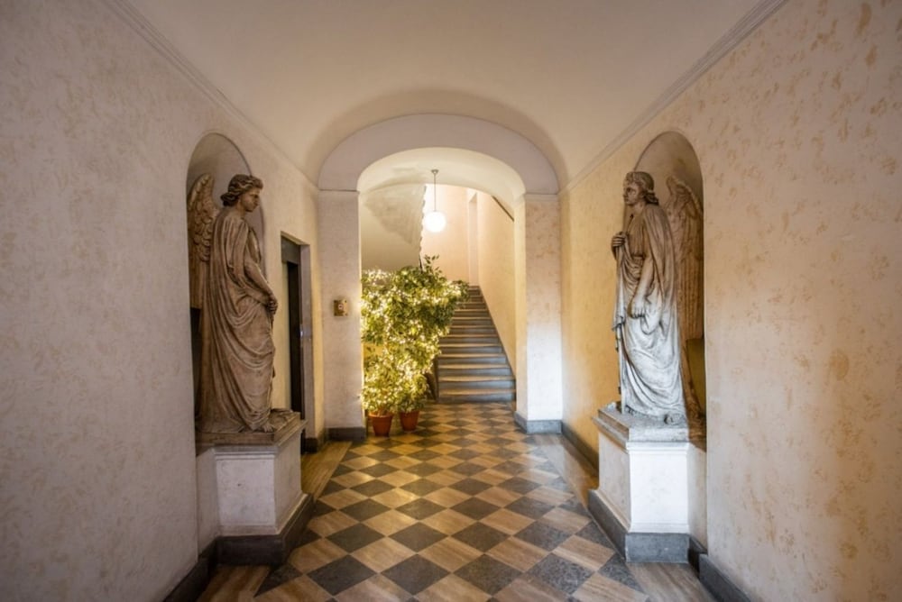 Trevi Fountain Superior 3 bdr apartment 18/49