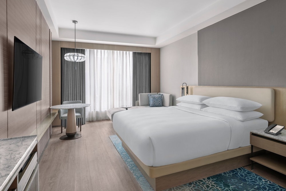 Executive, King Bed, Hill View، Navi Mumbai Marriott Hotel 4/8