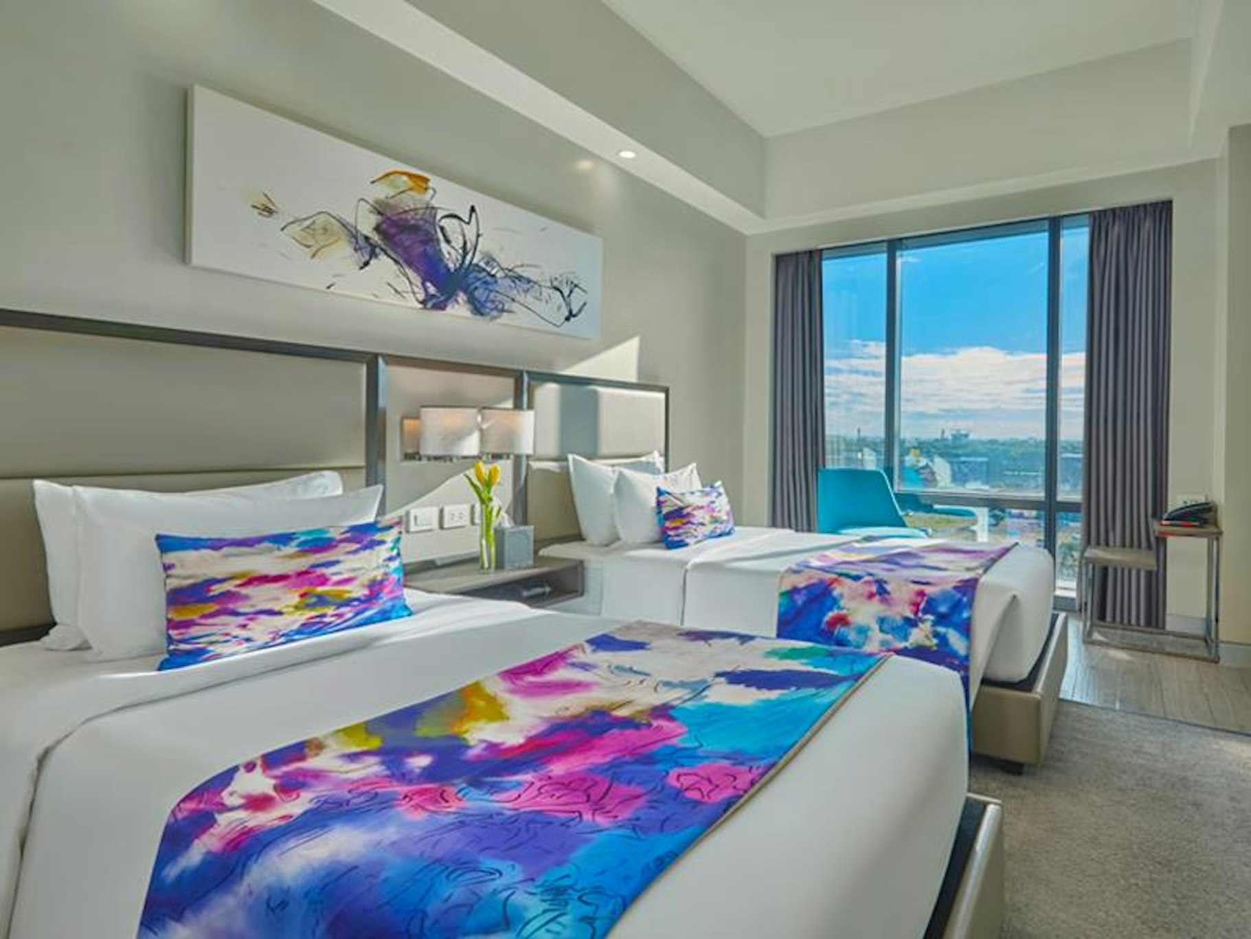 Premier, Twin Beds, Pool Access