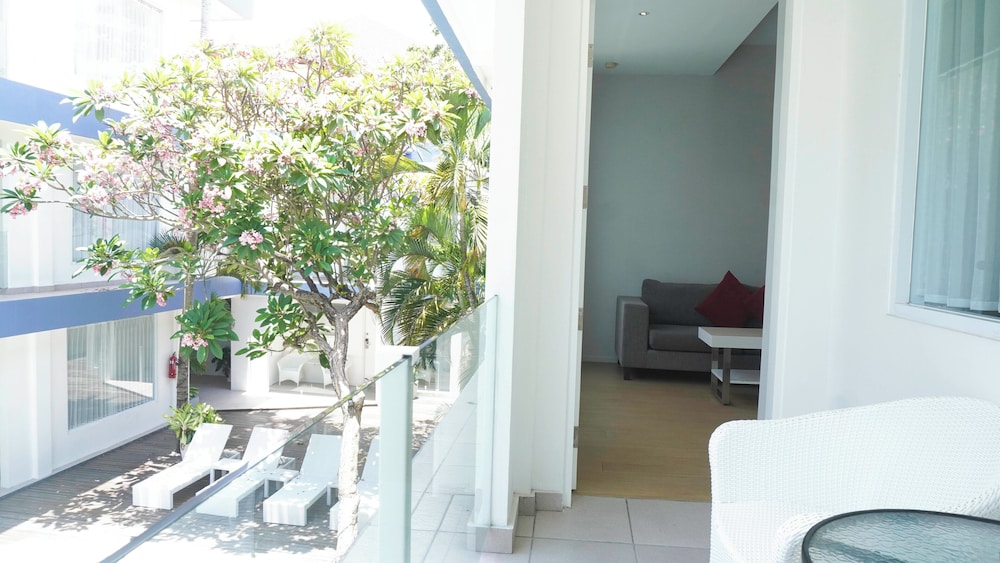 Coast Boutique Apartments 43/53